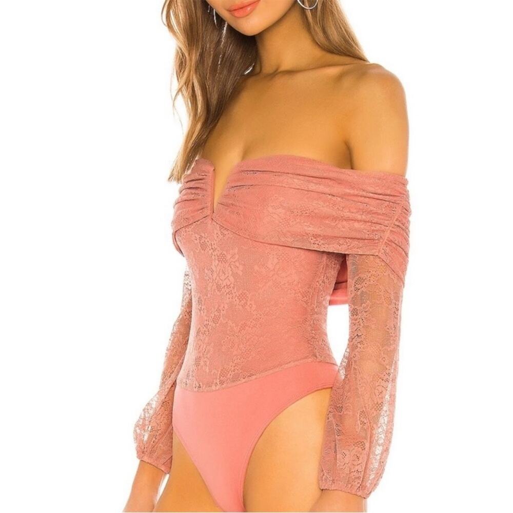 NWT Majorelle Lovett Off The Shoulder Lace Bodysuit in Blush Small